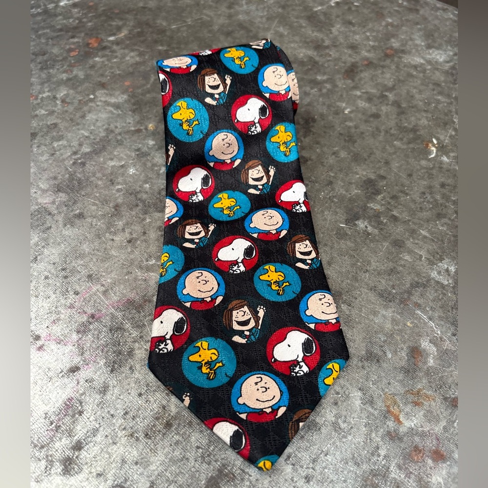 Vintage Charlie Brown and Gang Peanuts Patterned Tie